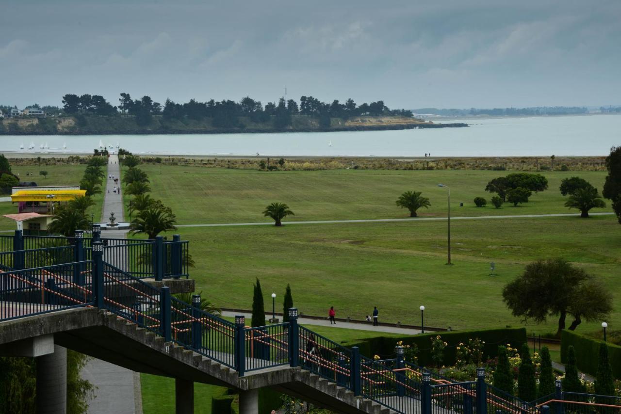 The Ocean Breeze Cbd Bed & Breakfast Timaru Exterior photo